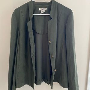 Lady Dorby 18W olive green blazer in excellent condition.